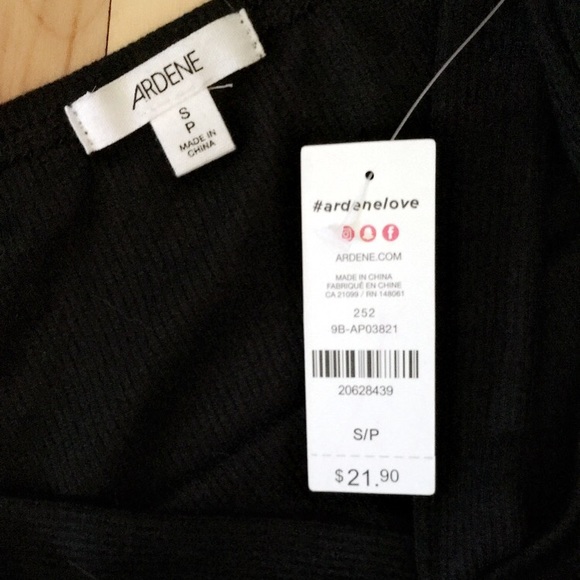 Black Tee’s with Strap - Picture 5 of 5